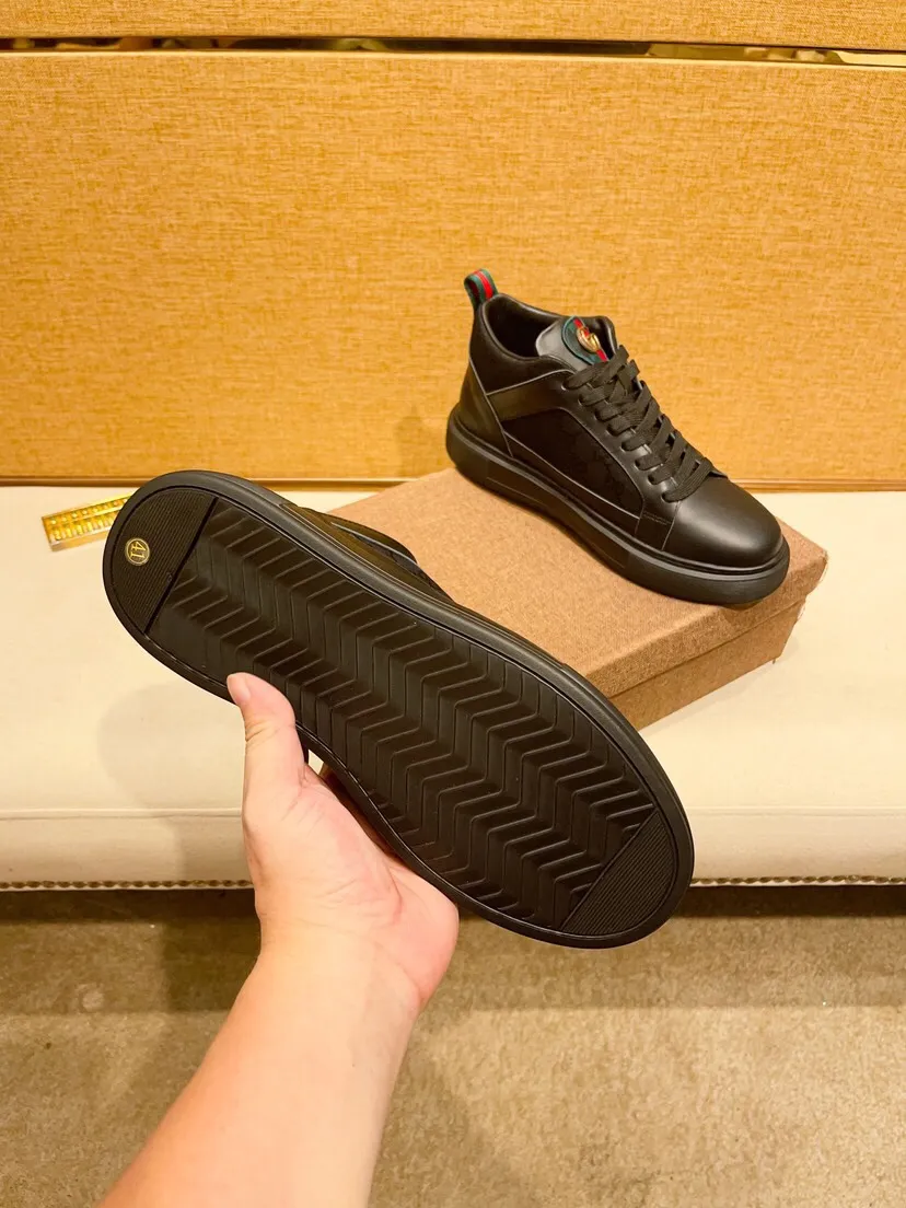 Factory price 460 [Gucci] Gucci's latest high-top casual Korean-style men's shoes, new autumn and winter design, perfect workmanship, cabinet quality, upper: cowhide material, leather lining; soft and comfortable, rubber outsole ultra-light, wear-resistant, simple, versatile fashion men's shoes, color optional, size 38--44